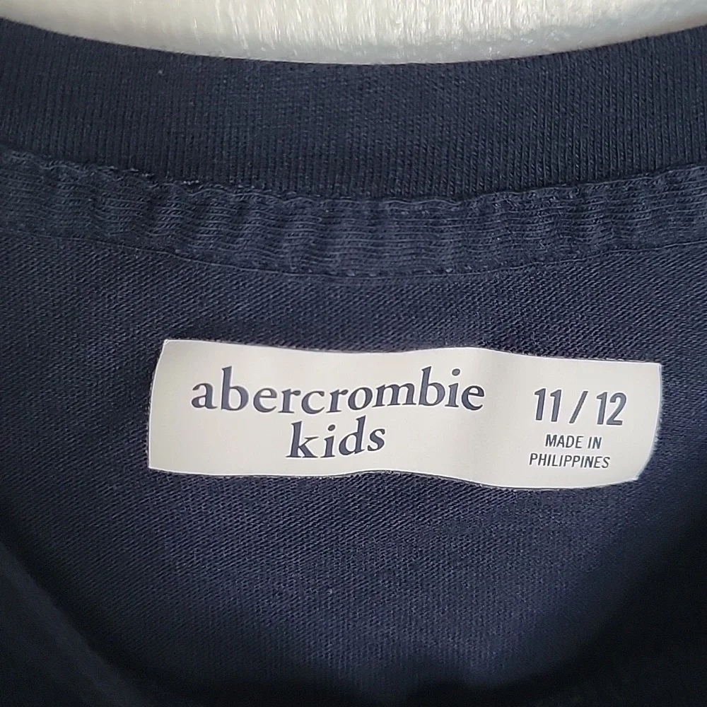 Abercrombie Kids, boys short sleeved blue shirt, 11/12.